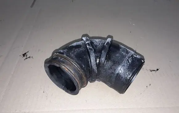 Mitsubishi Pajero Sport I Air intake hose/pipe NOCODE