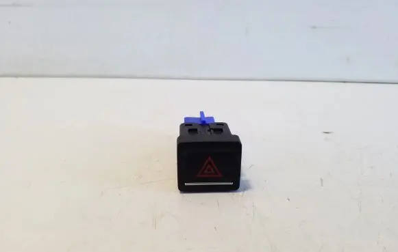 Volkswagen e-Golf Hazard light switch