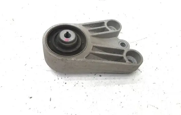 Engine mounting bracket