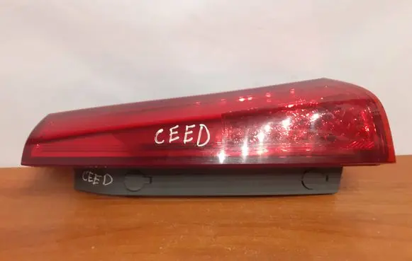 KIA Ceed Rear/tail lights 924041H3 92404-1H3
