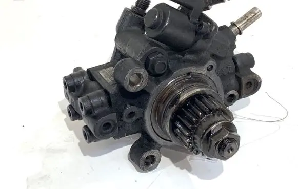 Renault Master III Fuel injection high pressure pump 167008683R