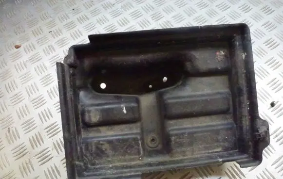 Battery tray