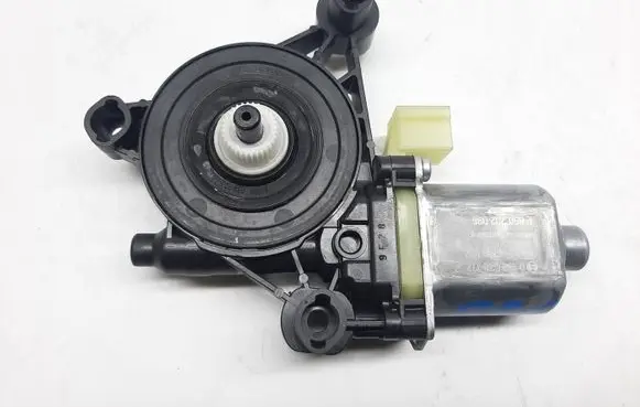 Audi A3 S3 8V Front door window regulator motor 5Q0959802