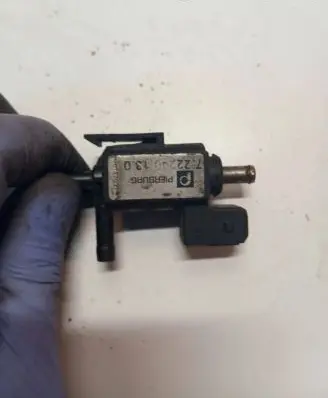 Volvo S60 Turbo solenoid valve 722240130