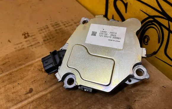 Toyota RAV 4 (XA50) Camshaft vanos timing valve 1309025010 13090-25010