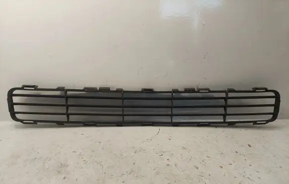 Toyota Avensis T250 Front bumper lower grill 5311205060C 5311205060