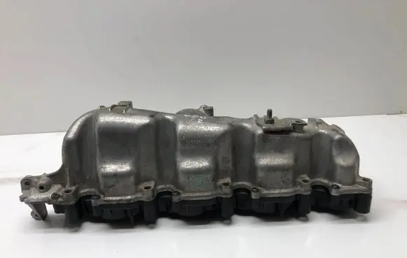 Volkswagen PASSAT B6 Intake manifold 03L129711E
