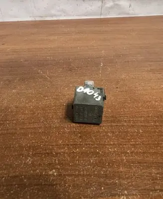 Mercedes-Benz A W169 Other relay A0025422619 D1043