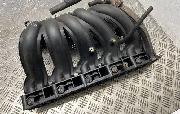 Mercedes-Benz ML W163 Intake manifold A6110700179