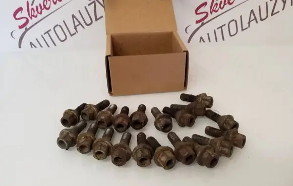 Opel Vivaro Nuts/bolts 