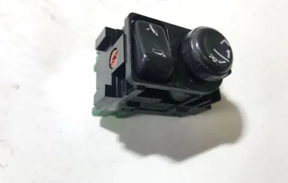 Nissan Qashqai Wing mirror switch