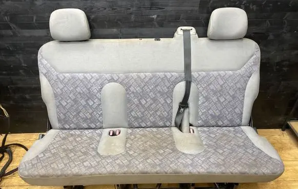 Opel Vivaro Third row seats