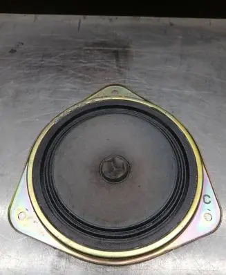 Subaru Impreza II Front door speaker