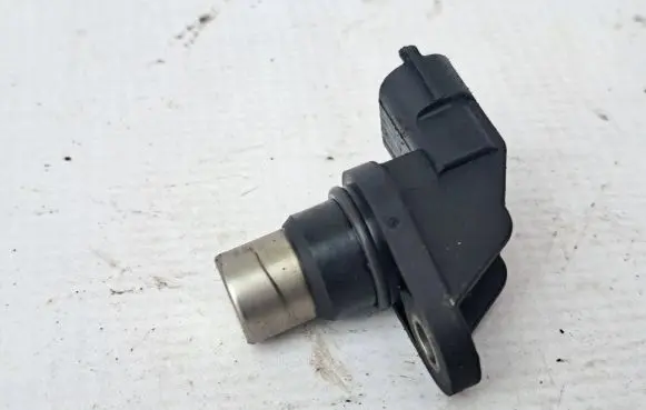 Volvo V70 Camshaft position sensor 0232103033 N0700184