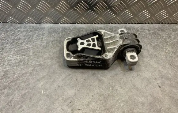 Mercedes-Benz B W246 W242 Engine mounting bracket A2462401209
