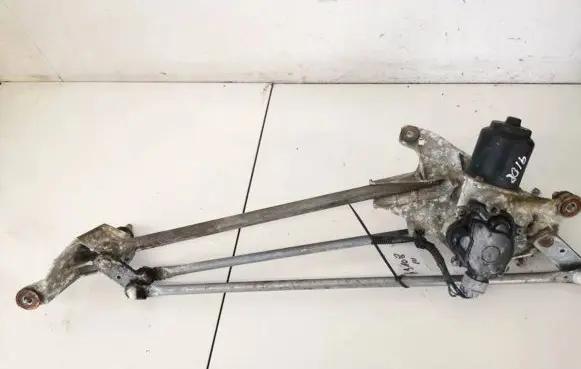 Honda CR-V Front wiper linkage and motor