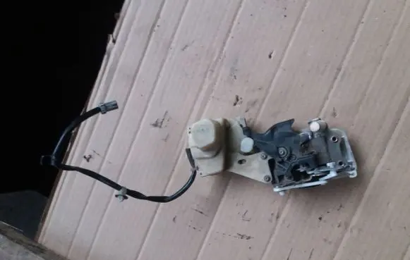 Honda Accord Rear door lock 88314