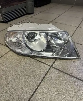 Skoda Octavia Mk2 (1Z) Headlight/headlamp 20C335