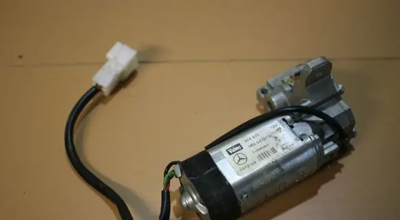 Mercedes-Benz C W203 Steering column adjust motor 404475