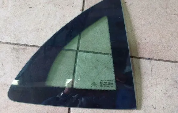 Citroen C3 Front triangle window/glass CITROEN-C3II