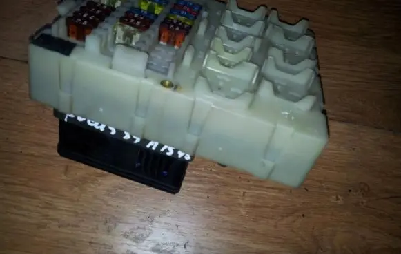 Ford Focus Fuse box set 98ag14a073ag