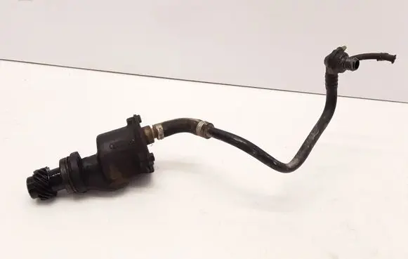 Volkswagen PASSAT B5 Vacuum pump 028207 028207A 8D1611931