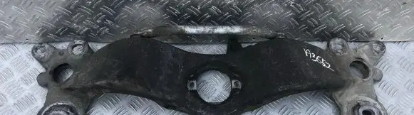 Engine mounting bracket