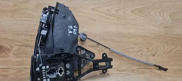 Volvo V60 Front door lock 31301738