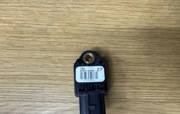 Toyota Auris 150 Airbag deployment crash/impact sensor 8983102060