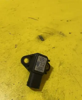 Mercedes-Benz E W211 Air pressure sensor A0041533128 0041533128