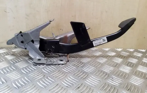 Ford Focus Brake pedal BV612467CD