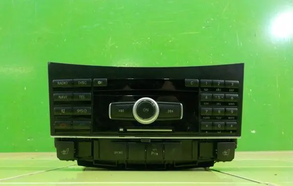 Mercedes-Benz E C207 W207 Radio/CD/DVD/GPS head unit A2129008409
