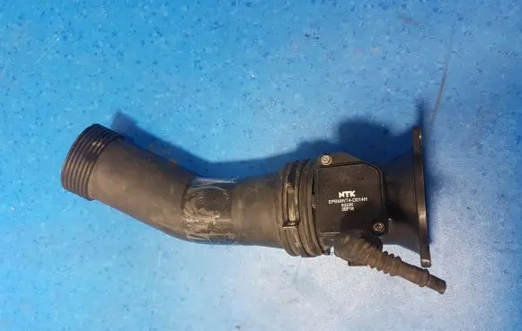 Audi A4 S4 B5 8D Mass air flow meter EPBMWt4-D014h