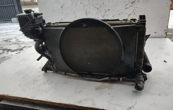 Mercedes-Benz Sprinter W901 W902 W903 W904 Coolant radiator 