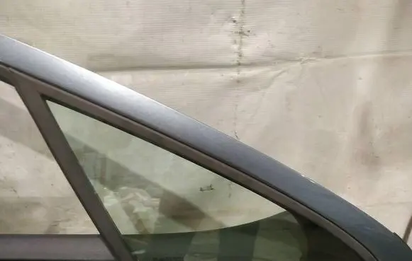 Peugeot 407 Front door vent window glass four-door AS2