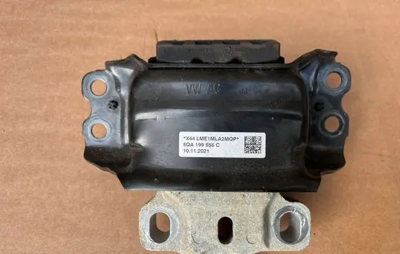 Audi Q3 F3 Engine mount bracket 5QA199555C 10112021