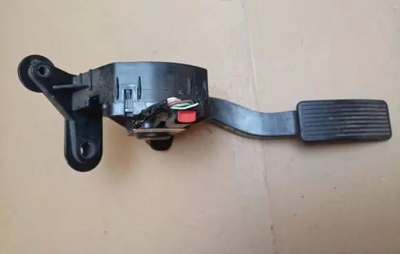 Mazda CX-9 Accelerator throttle pedal DT43-9F836-AB