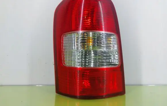 Mazda MPV II LW Rear/tail lights