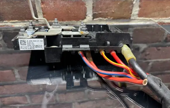 Mercedes-Benz GLA W156 Fuse module A2465402150 3182757 YAP3897013