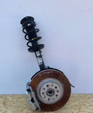 Volkswagen Golf III Front wheel hub spindle knuckle 