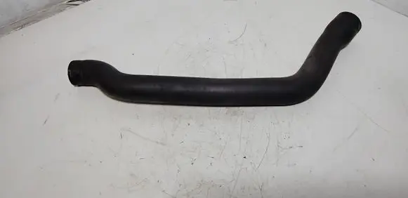 Coolant pipe/hose