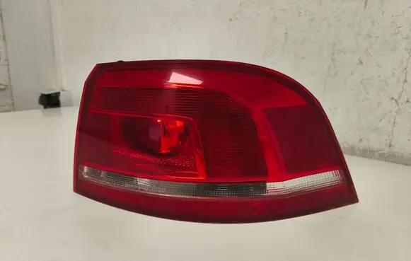 Volkswagen PASSAT B7 Rear/tail lights 3AF945096C