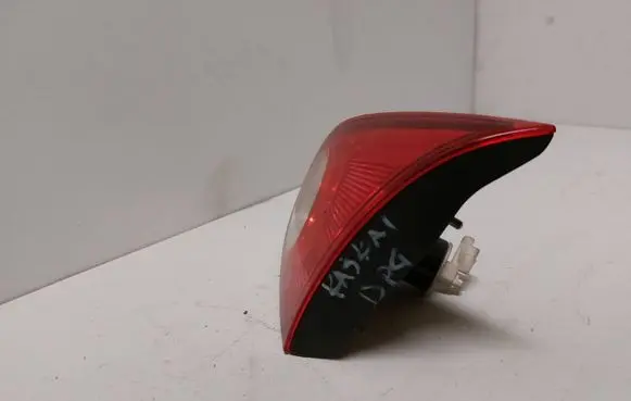 Nissan Qashqai Tailgate rear/tail lights 89071064