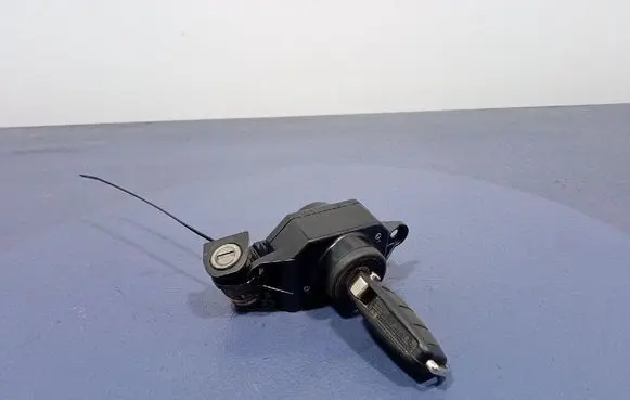 Audi A6 Allroad C5 Ignition lock 4F0909131E