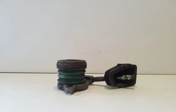 Volvo S60 Clutch release bearing slave cylinder 8667661