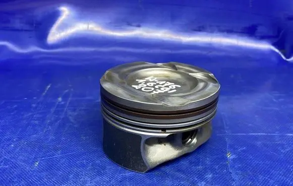 Mercedes-Benz A W176 Piston A2701617 0834135