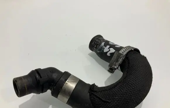 Mercedes-Benz E W211 Engine coolant pipe/hose