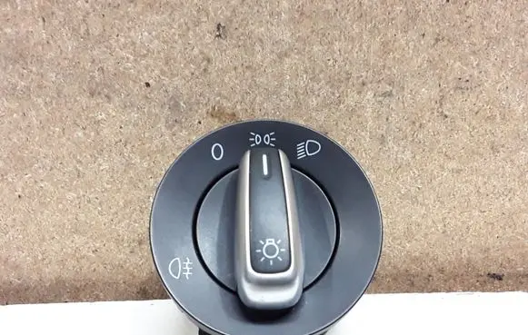 Volkswagen Golf VI Light switch 3C8941431B