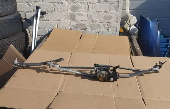 Opel Zafira A Front wiper linkage and motor 404496