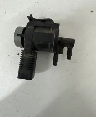 Audi A6 S6 C5 4B Turbo solenoid valve 1J0906283C